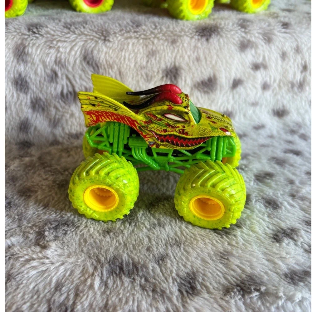 Monster Jam Dragon Monster Truck 1:64 Scale Die-Cast Toy Neon Green Yellow 2020